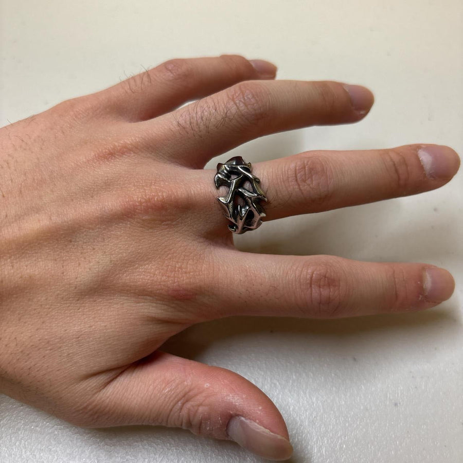 0628 - Rose Thorn Barbed Ring